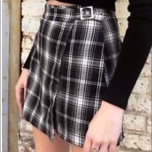 Brandy Melville Emerson skirt